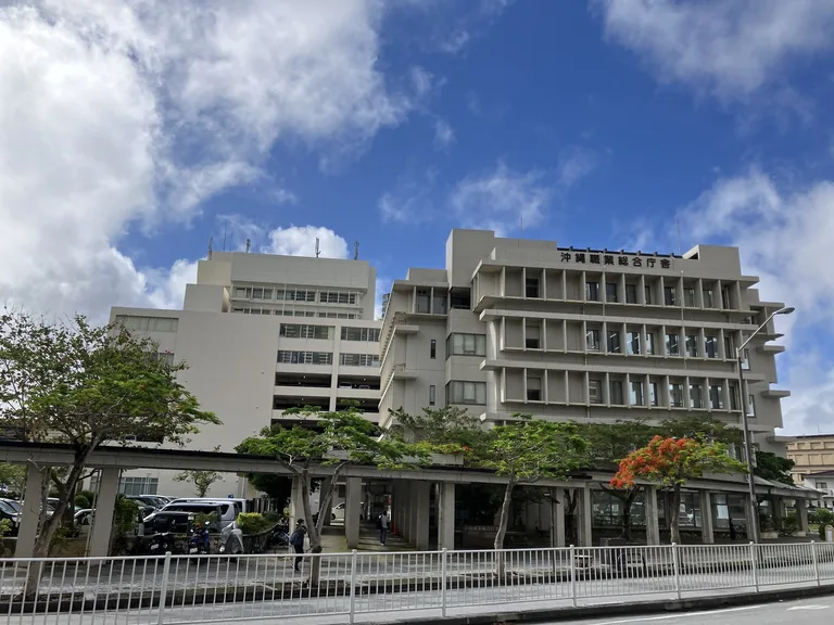 市場価値診断の結果だけで決めず、公的な就職支援や求人情報も確認するための職業総合庁舎